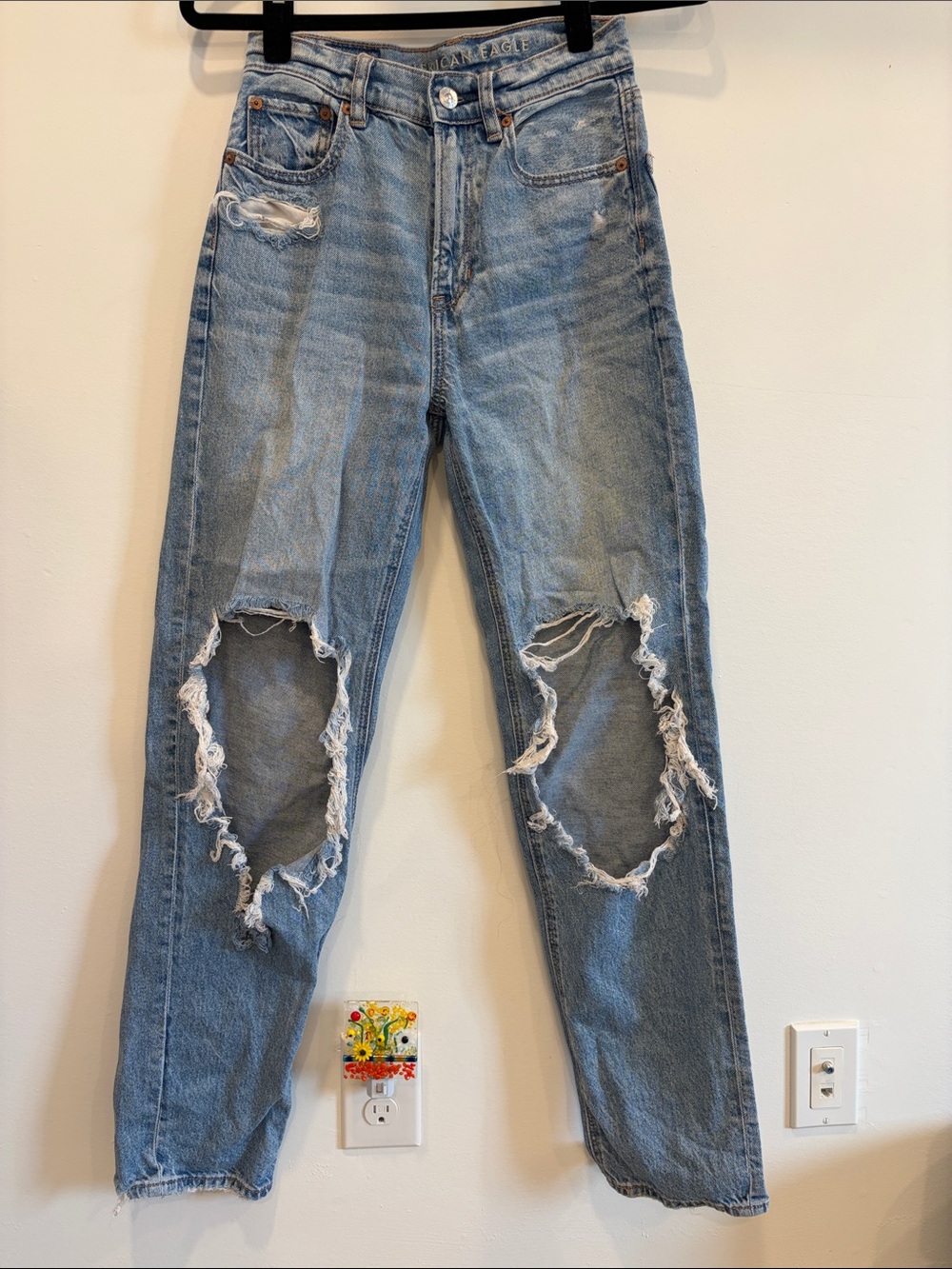 American Eagle Outfitters Light Blue Distressed Boyfriend Jeans